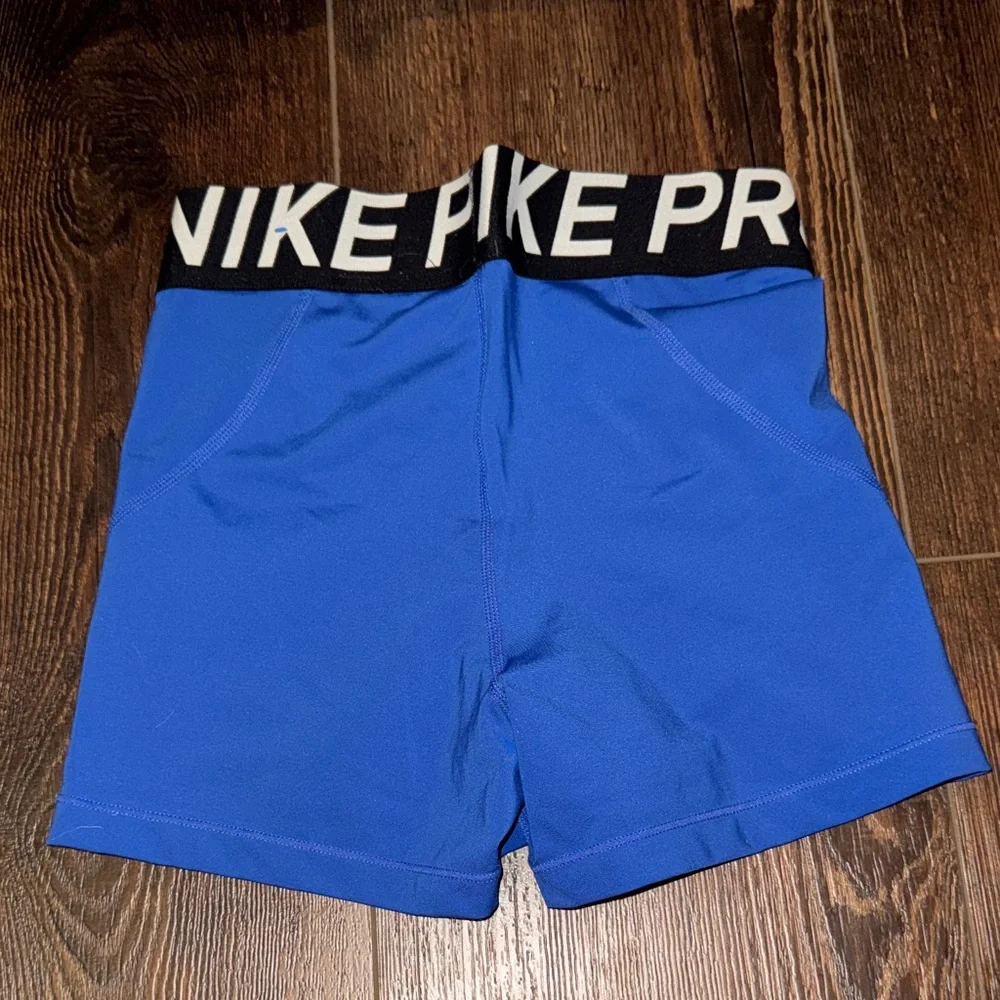 Nike Pro Women’s Cobalt Blue Training Bike Shorts- worn ONCE - Picture 2 of 2